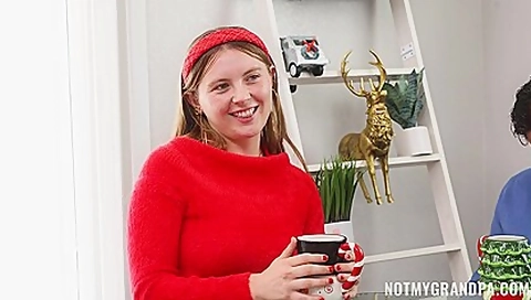 Santa Cock Is Cumming To Town - Zoey Zimmer