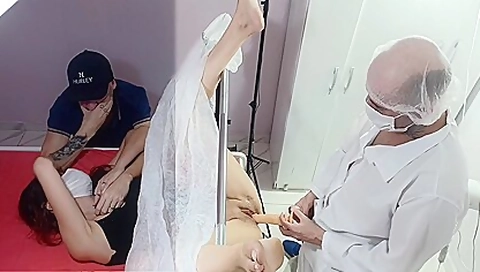 Marido Leva Esposa No Ginecologista Estranho! 18 Min