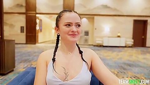 Eager Horny Chick Gets The Vegas Exeprience Imani Valor