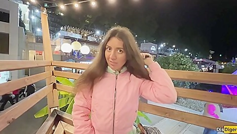 Studentka Trahnulas S Pervm Vstrechnm Parnem I On Zalil Ee Kisku Goryachei Spermoi - Krempai