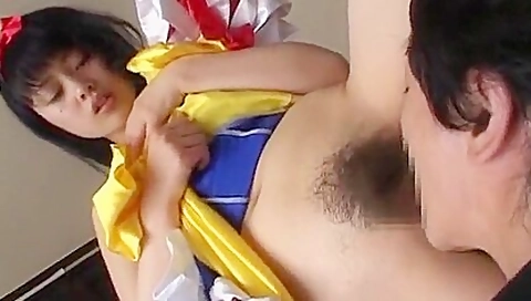 Japanese Slut In Alice In Wonderland Costume Get Naughty