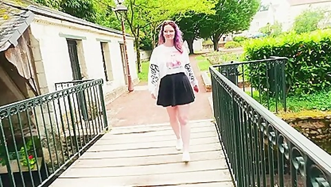 Malicia, 24 years old, cam-girl with various talents...