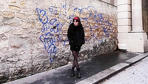 Crystal, 22, student 18+ in Bordeaux!