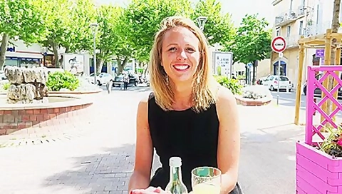 Julie, 30 years old, executive assistant in Lyon!