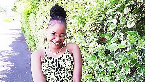 Nathou, 23, is doing some crazy things!