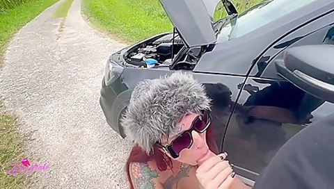 Meu Carro Quebrou E Tive Que Pagar Com A Bucetinha Pra Ele Arrumar