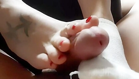 Arousing Milf Plays With My Penis Until I Cum On Her