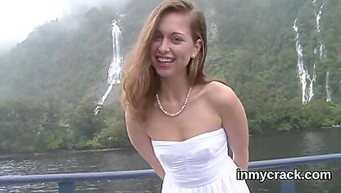 Stellar Idol Is Exposing Her Gaped Yummy Twat In Close